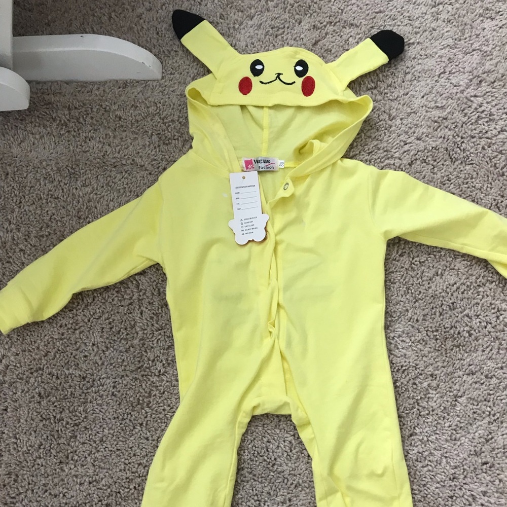 Pikachu jumper 9-12 months